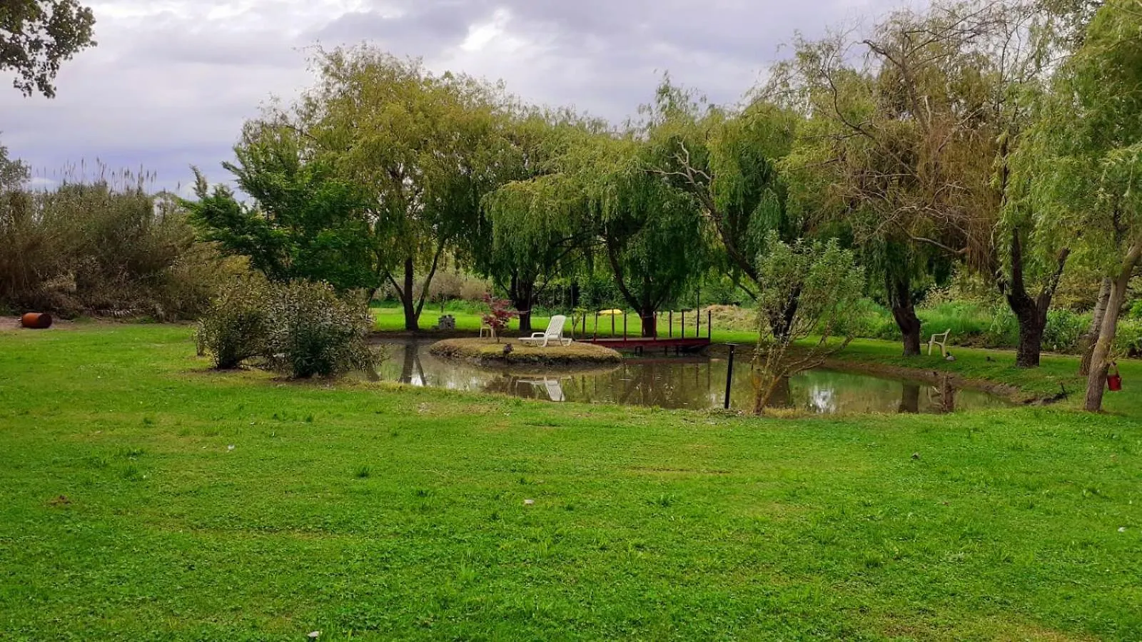 Villa Maison Au Bord De L'Eau Le Thor France